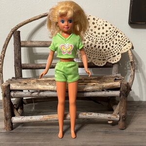 PRE OWNED MATTEL 1987 TEEN SKIPPER TWIST AND TURN BARBIE DOLL BUTTERFLY CROP TOP